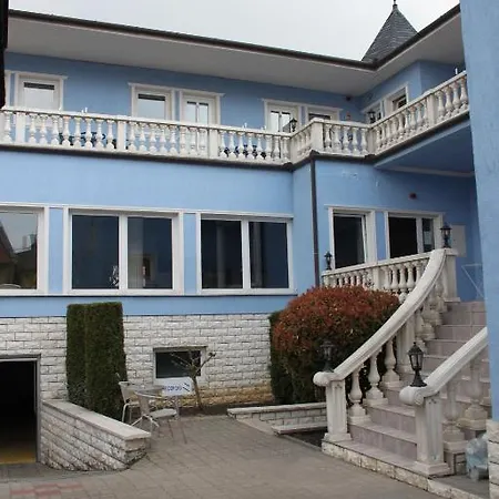 بيت ضيافة Blue House 3*